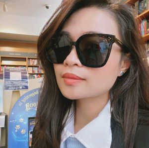 Meet your Posher, Mai t